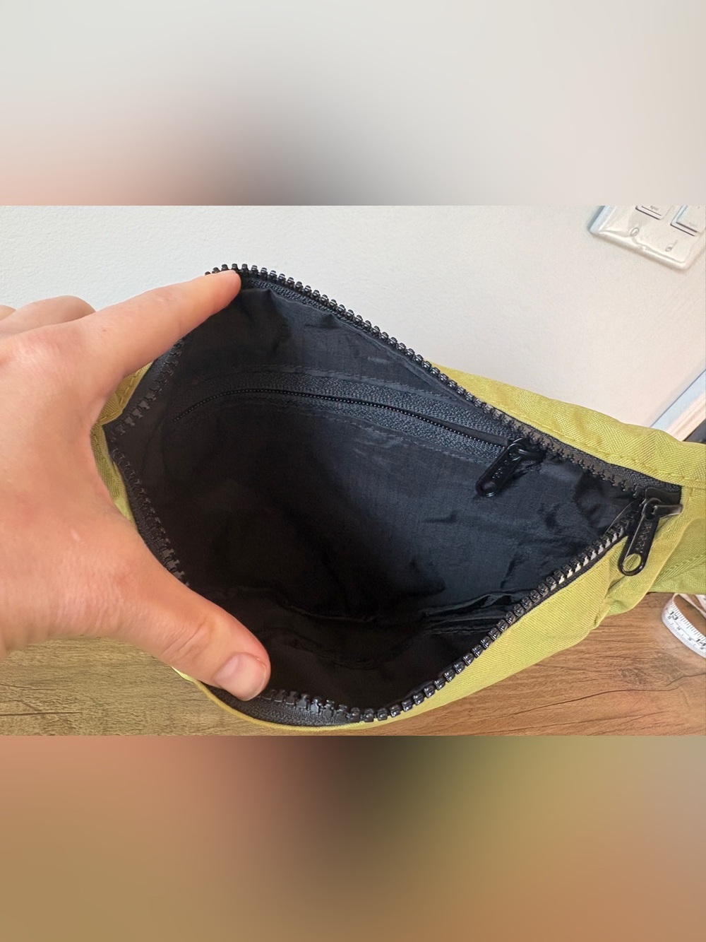 NWOT Baggu Crescent Fanny Pack - Lemongrass - Picture 10 of 12
